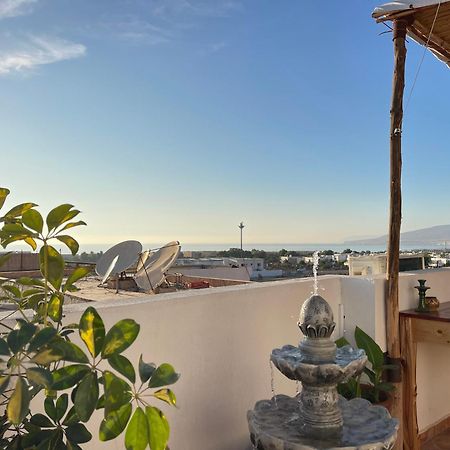 Mana Surf Experience Bed & Breakfast Tamraght Bagian luar foto
