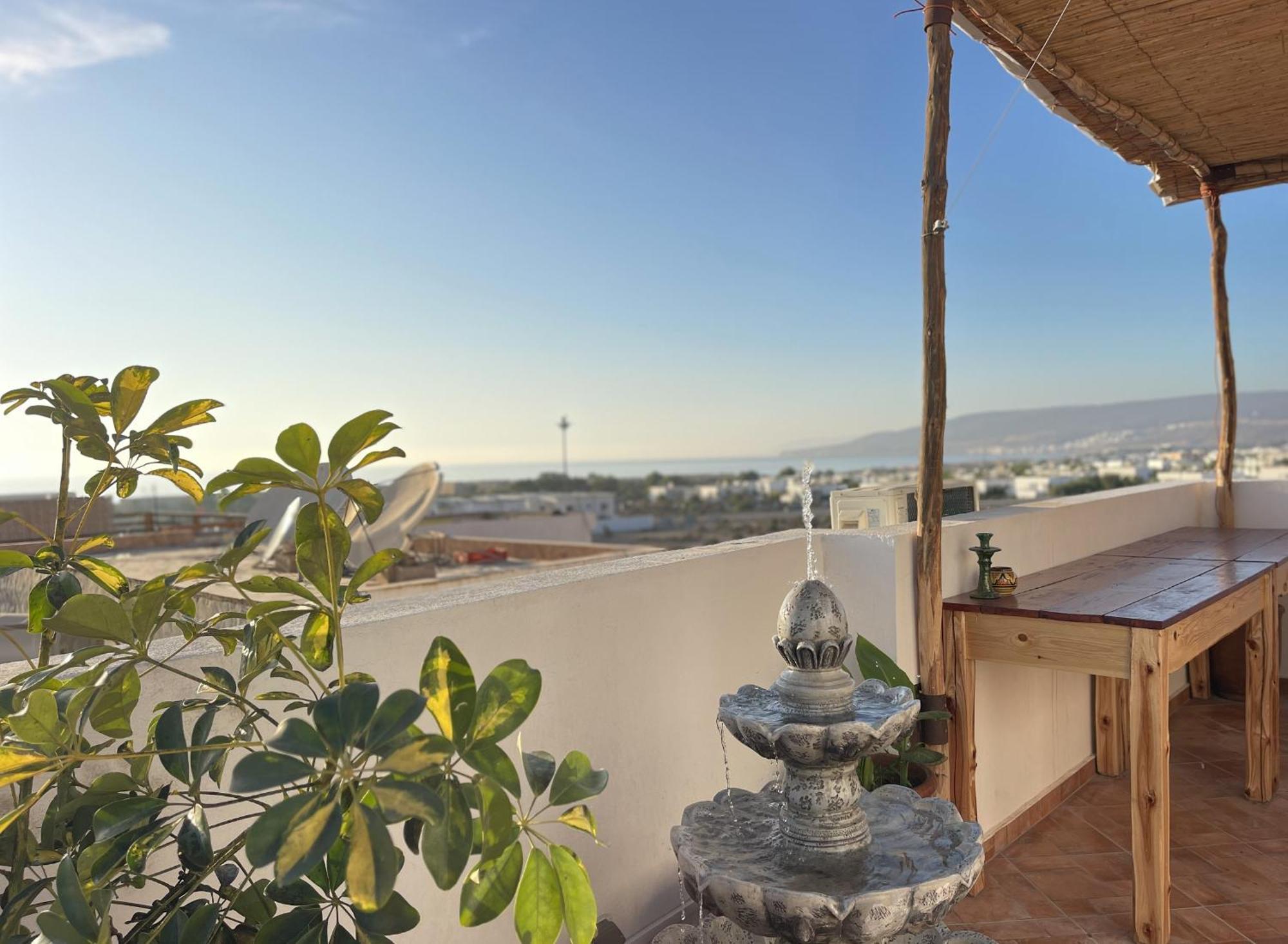 Mana Surf Experience Bed & Breakfast Tamraght Bagian luar foto