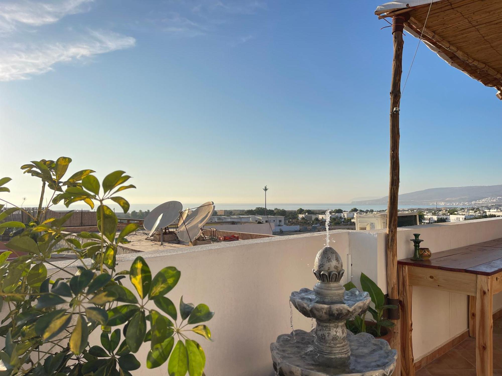 Mana Surf Experience Bed & Breakfast Tamraght Bagian luar foto